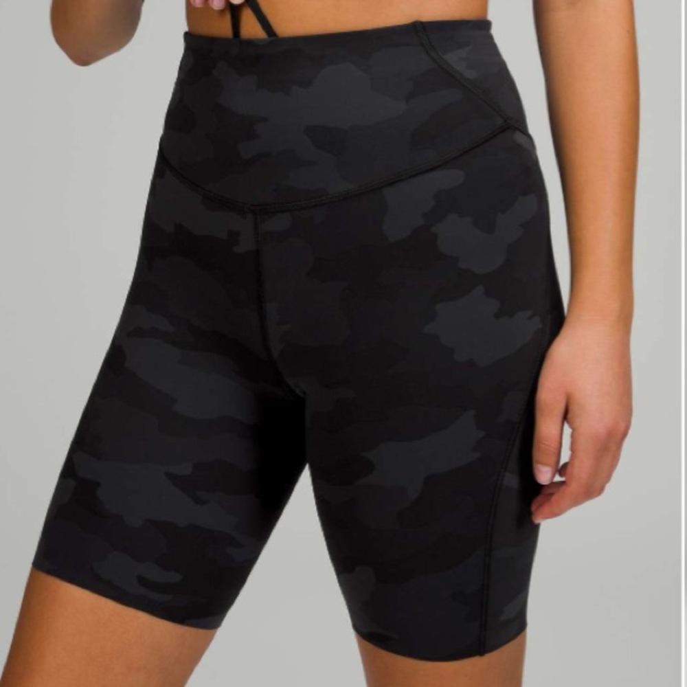 Lululemon Camo Base Pace High-Rise | Size 6, 8” Inseam | Like New!